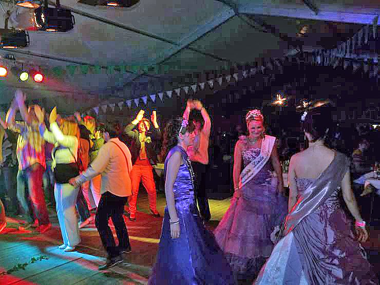 Wahl der Fliederk&ouml;nigin