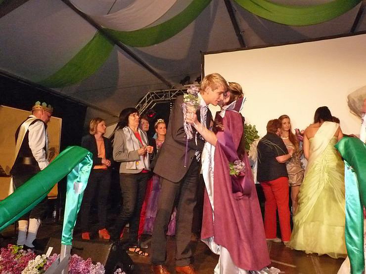 Wahl der Fliederk&ouml;nigin