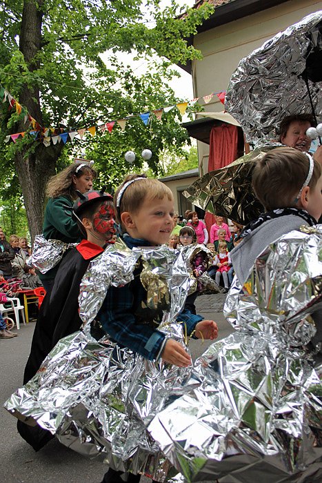 Stra&szlig;enfest Kindervilla