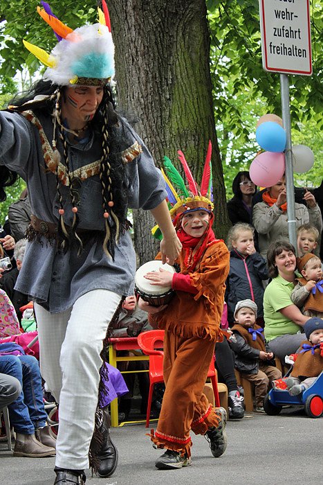 Stra&szlig;enfest Kindervilla