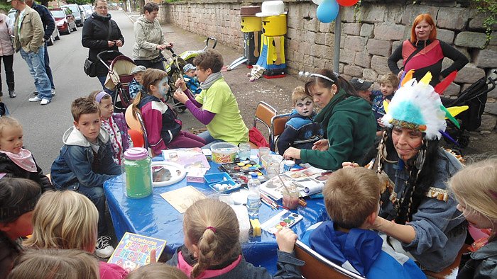 Stra&szlig;enfest Kindervilla