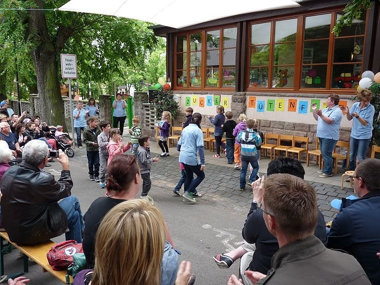 Tanz unterm Zuckert&uuml;tenbaum