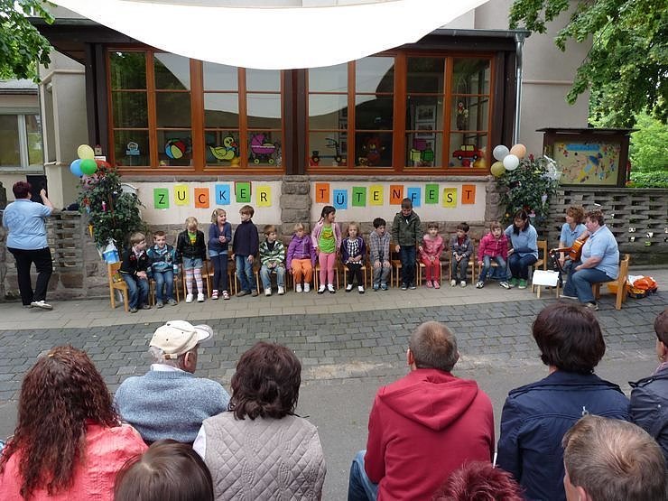 Tanz unterm Zuckert&uuml;tenbaum