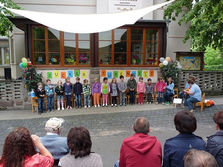 Tanz unterm Zuckert&uuml;tenbaum