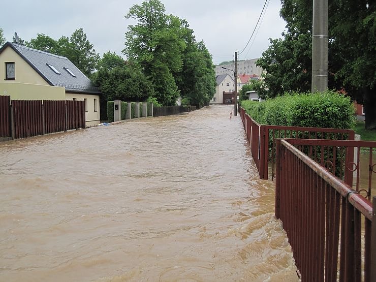 Katastrophensch&uuml;tzer &uuml;bergaben Spende