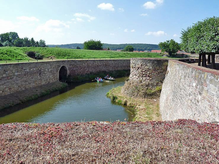 Ministerpr&auml;sidentin in Jugendherberge