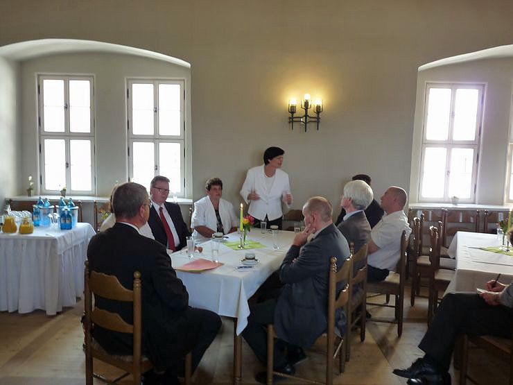 Ministerpr&auml;sidentin in Jugendherberge