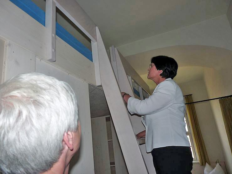 Ministerpr&auml;sidentin in Jugendherberge