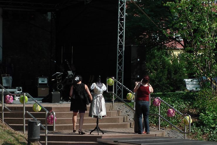 Flucht in den Schatten,