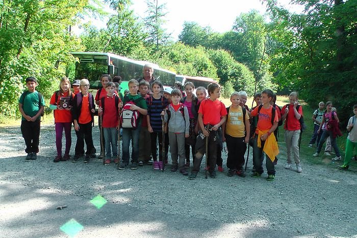 Die Naturentfremdung unserer Gesellschaft, vor allem der Kinder und Jugendlichen, nehmen immer weiter zu. Eine Gegenpol, der den Kindern auch noch Spa&szlig; macht, sind die Waldjugendspiele.   Auch wenn Sp