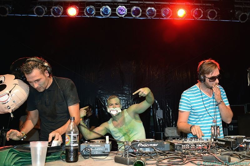 Holi-Festival am Stausee