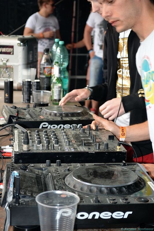 Holi-Festival am Stausee