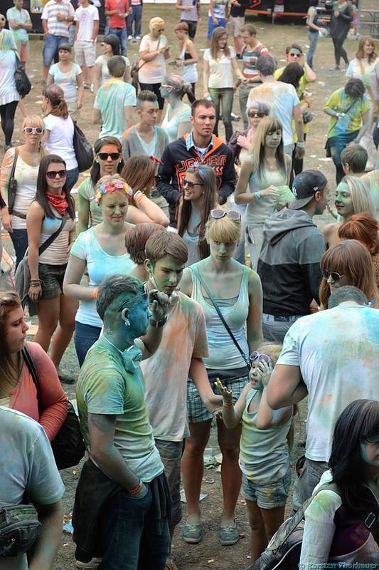 Holi-Festival am Stausee