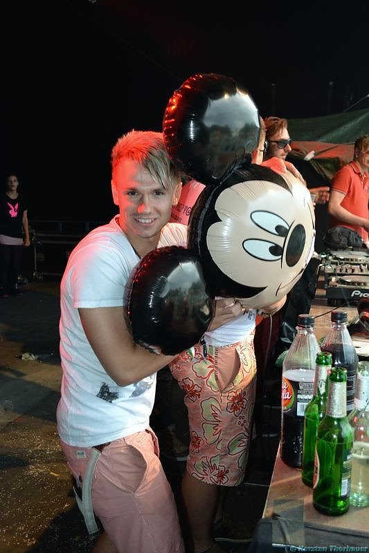 Holi-Festival am Stausee