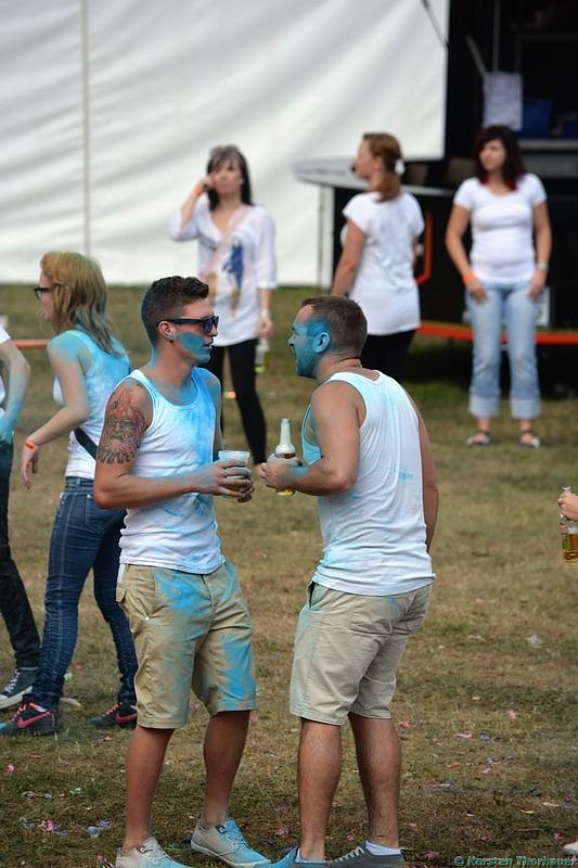 Holi-Festival am Stausee