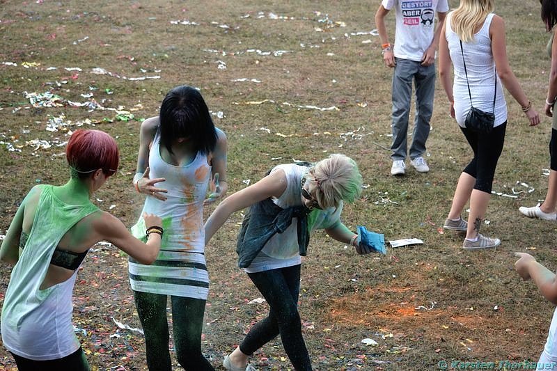 Holi-Festival am Stausee