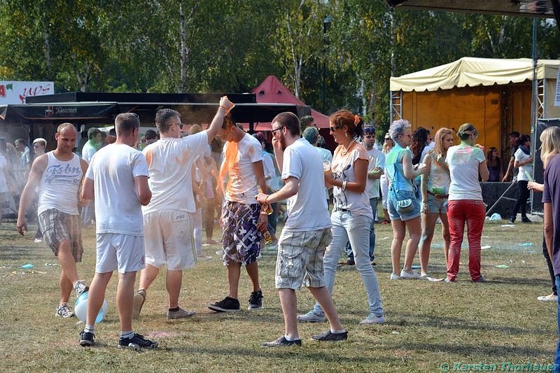 Holi-Festival am Stausee