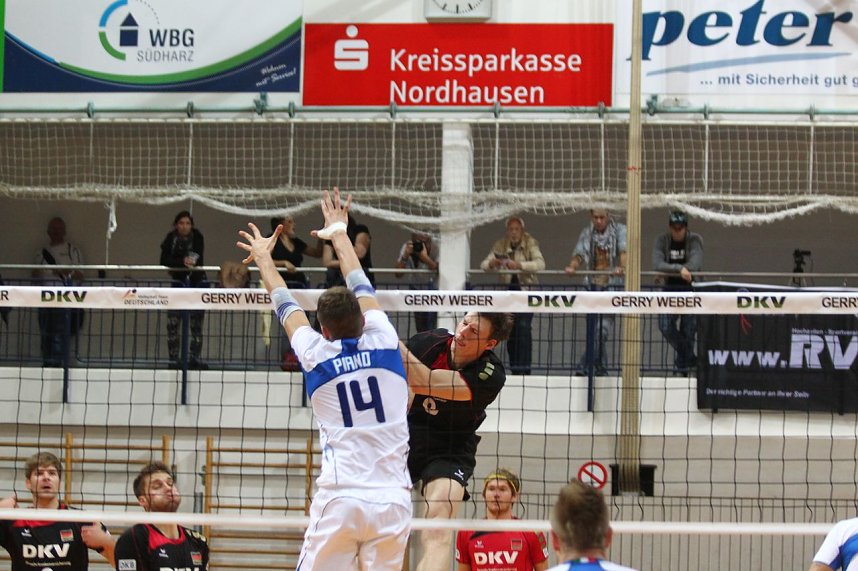 Am und neben dem Netz