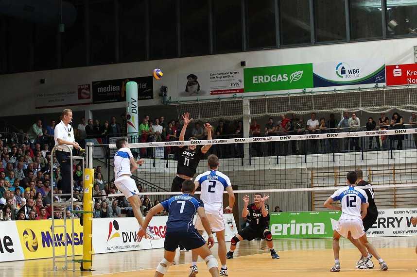 Am und neben dem Netz