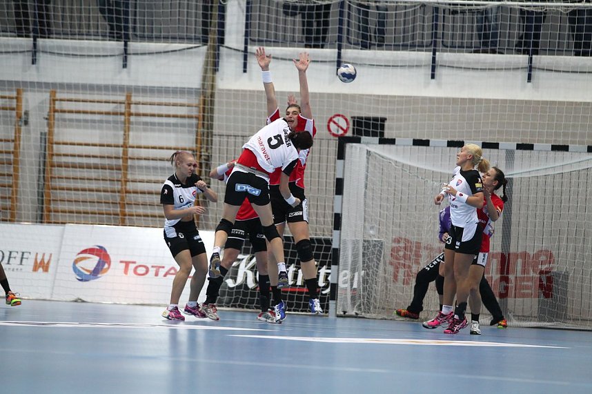 THC gewinnt den CL-Auftakt