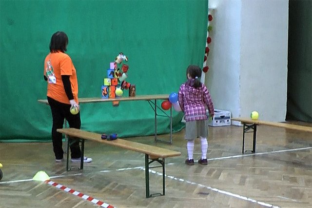 In die Halle "vertrieben" (2)