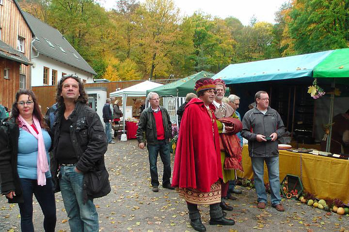 Bockbieranstich an der H&ouml;hle