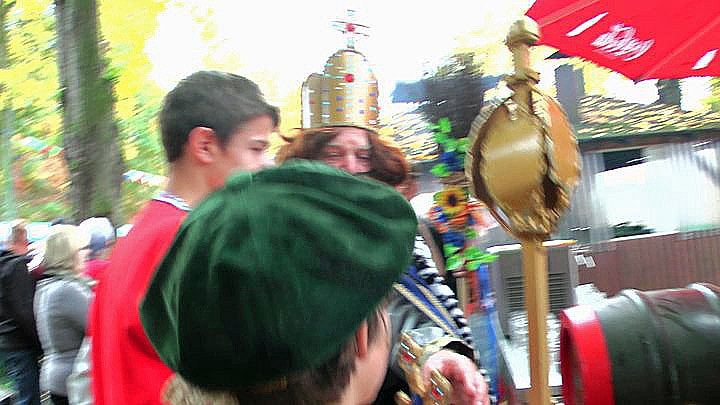 Bockbieranstich an der H&ouml;hle