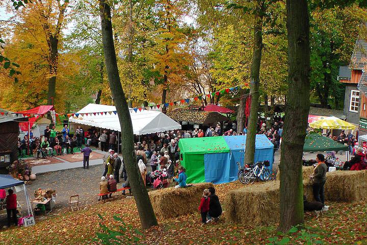 Bockbieranstich an der H&ouml;hle