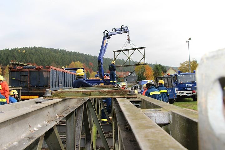 " Br&uuml;ckenbau im Thueringer Wald "