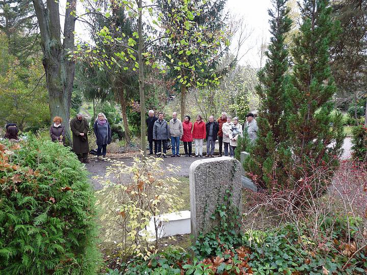 Gedenkstein enth&uuml;llt