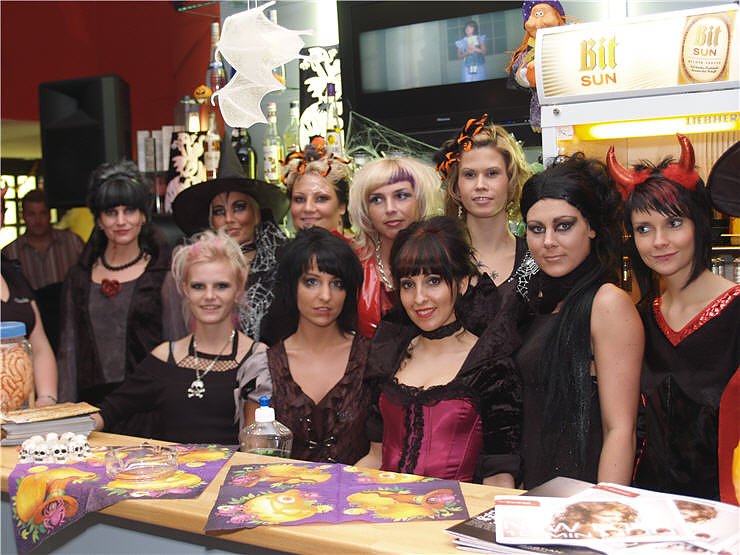 Halloween Party Nordhausen: Fris&ouml;r Jones, Grease, Destille, Schabernack