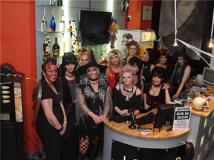 Halloween Party Nordhausen: Fris&ouml;r Jones, Grease, Destille, Schabernack