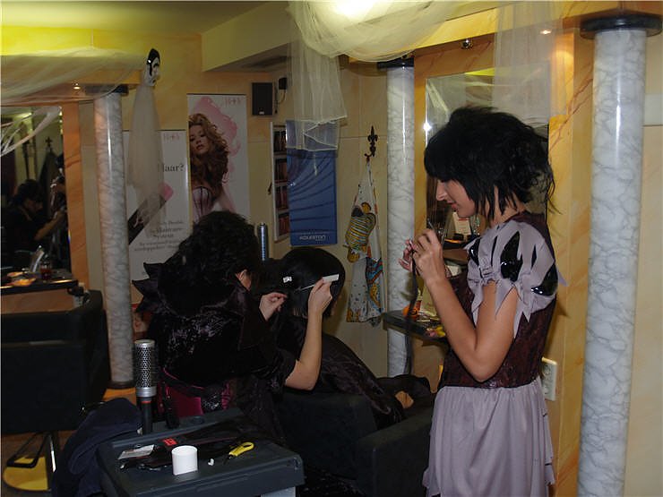 Halloween Party Nordhausen: Fris&ouml;r Jones, Grease, Destille, Schabernack