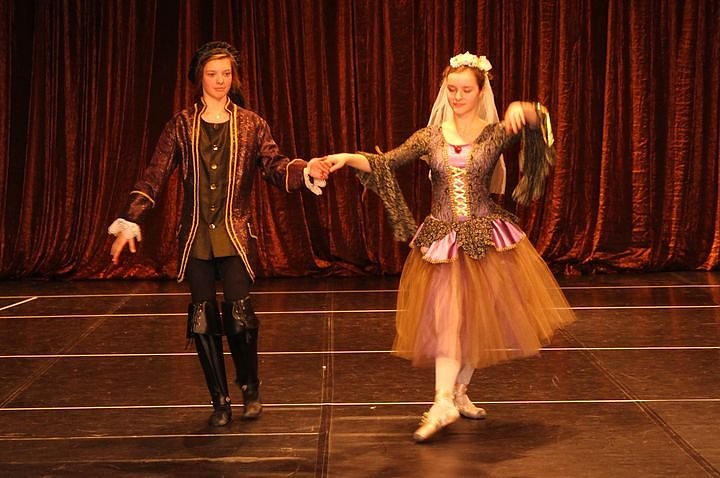 Viel Applaus f&uuml;r die T&auml;nzerinnen