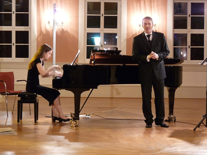 Konzert f&uuml;r neuen Fl&uuml;gel