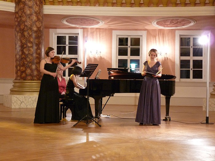 Konzert f&uuml;r neuen Fl&uuml;gel