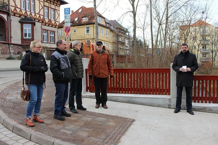 Br&uuml;cke &uuml;bergeben
