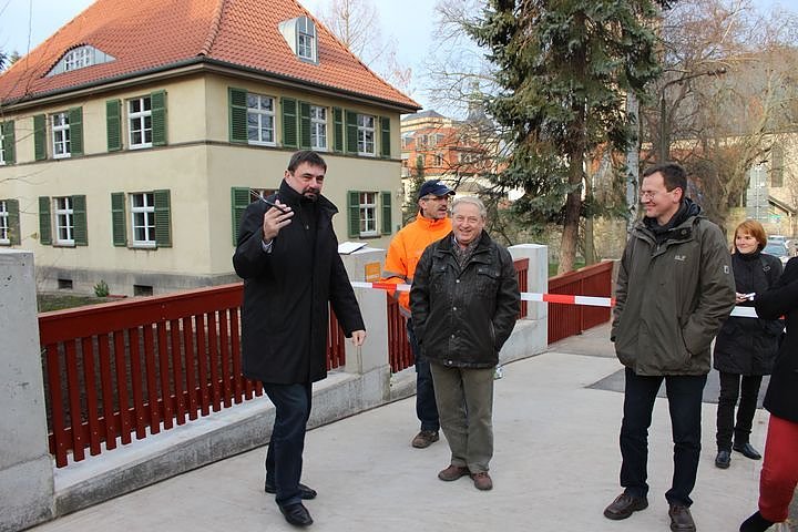 Br&uuml;cke &uuml;bergeben