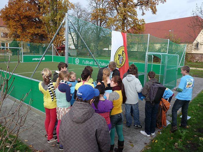 DFB Minispielfeld &uuml;bergeben