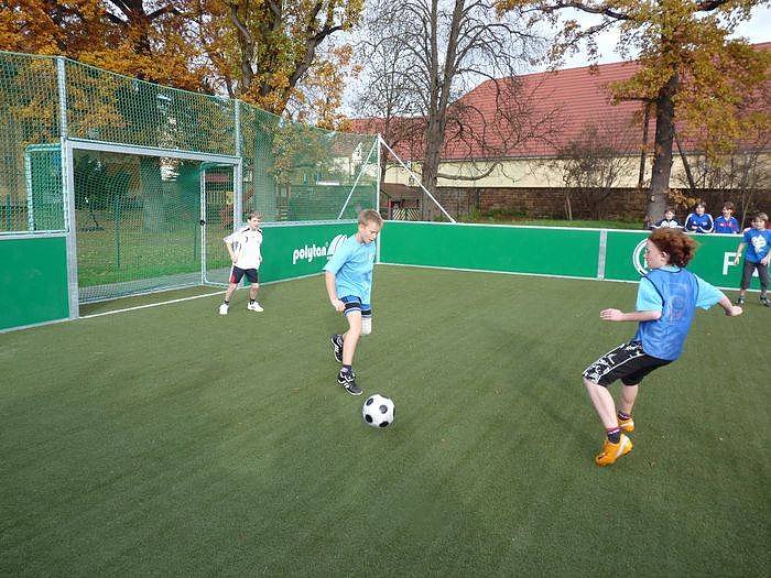 DFB Minispielfeld &uuml;bergeben