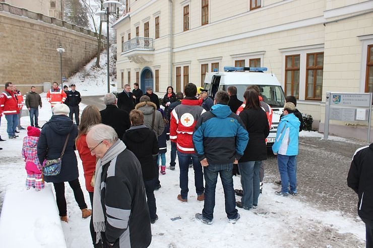 Neuer Einsatzleitwagen &uuml;bergeben