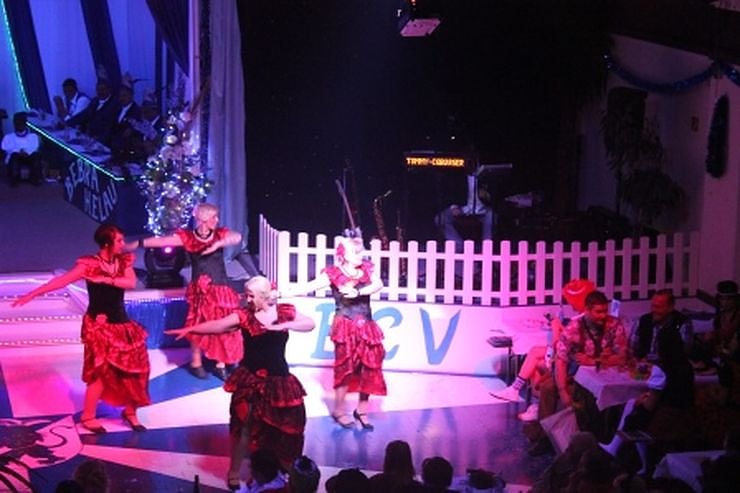 Blau-Wei&szlig; toppt den Ballermann