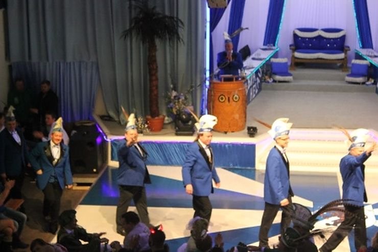 Blau-Wei&szlig; toppt den Ballermann