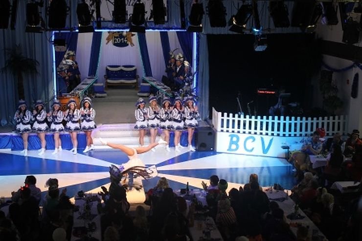 Blau-Wei&szlig; toppt den Ballermann