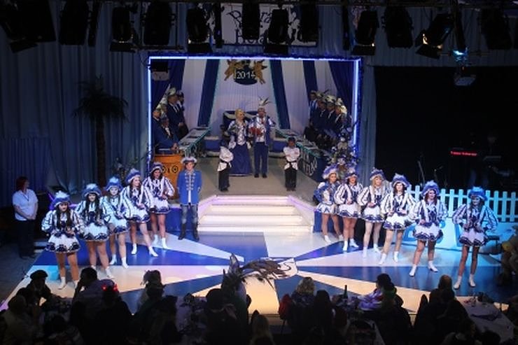 Blau-Wei&szlig; toppt den Ballermann