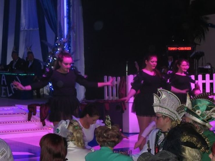 Blau-Wei&szlig; toppt den Ballermann