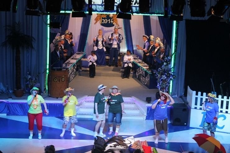 Blau-Wei&szlig; toppt den Ballermann