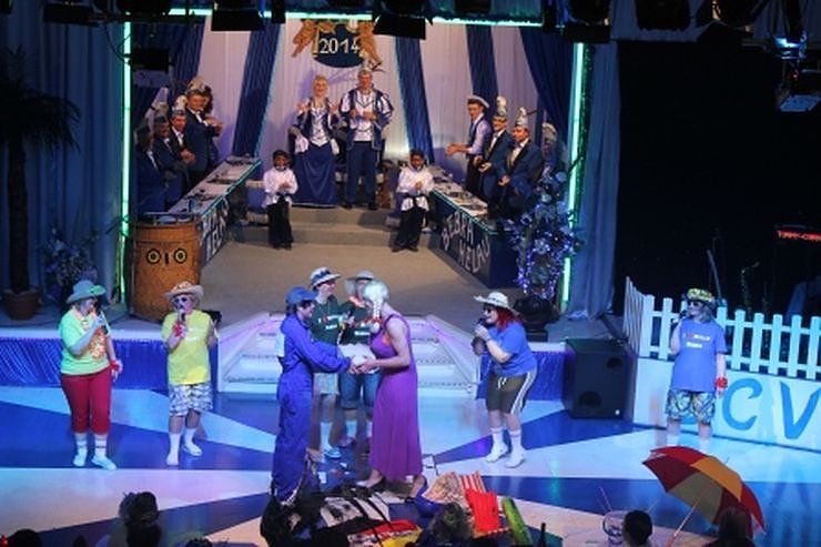 Blau-Wei&szlig; toppt den Ballermann