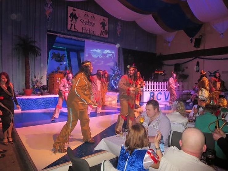 Blau-Wei&szlig; toppt den Ballermann