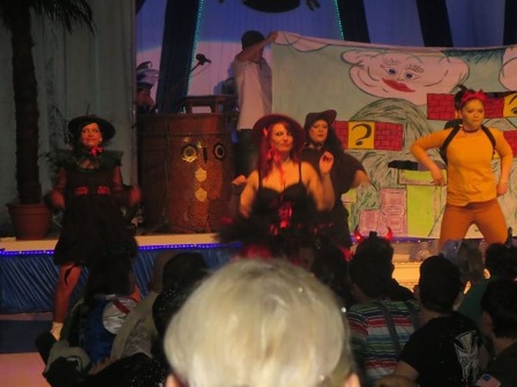 Blau-Wei&szlig; toppt den Ballermann